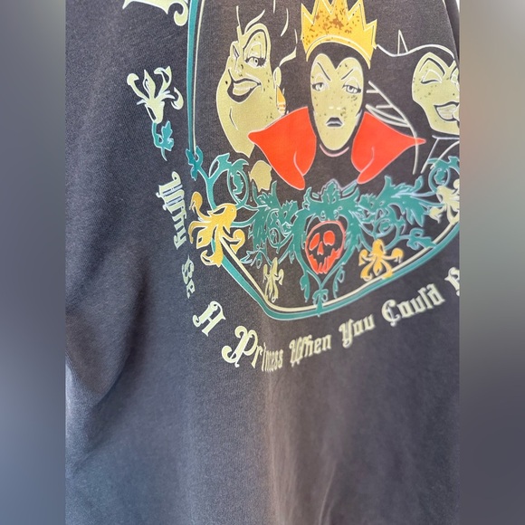 NEW Disney Halloween Villains T-shirt Women’s Large Queen Park Shirt Not So - Picture 4 of 7